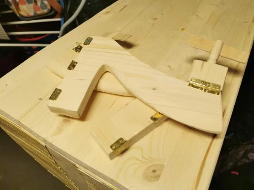 Holzbretter mit Scharnieren