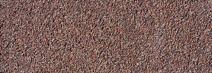 Nahaufnahme von rotem Kies