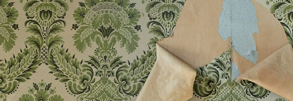 Abblätternde Tapete