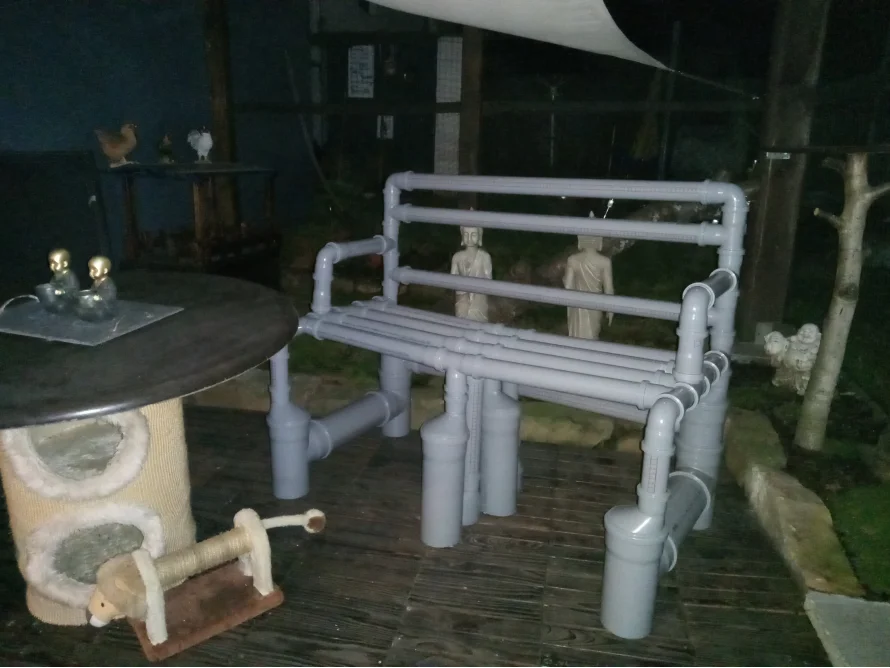 Gartenbank aus Rohren