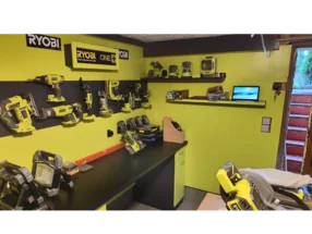 Werkstatt mit vielen Werkzeugen