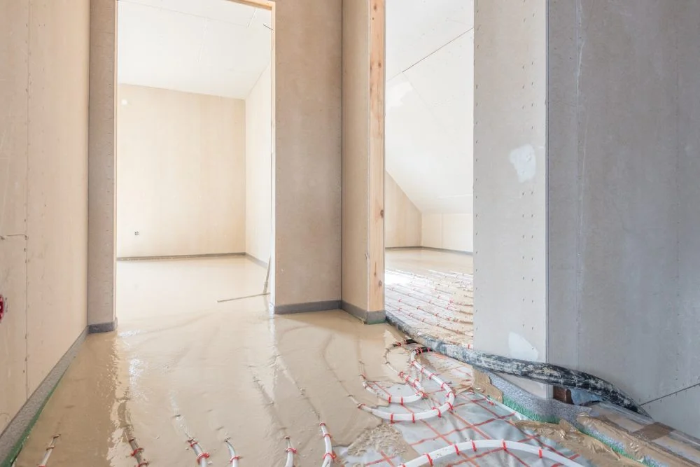 Estrich verlegen im Rohbau