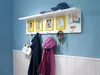 Garderobe mit Fotos und Haken