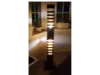 Schmale hohe Stehlampe aus Holz