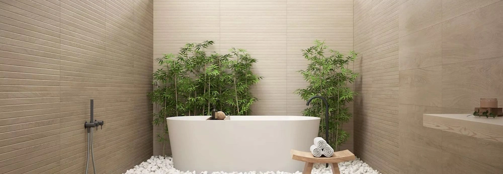 Ein gemütliches Badezimmer mit Fliesen in Sauna-Optik