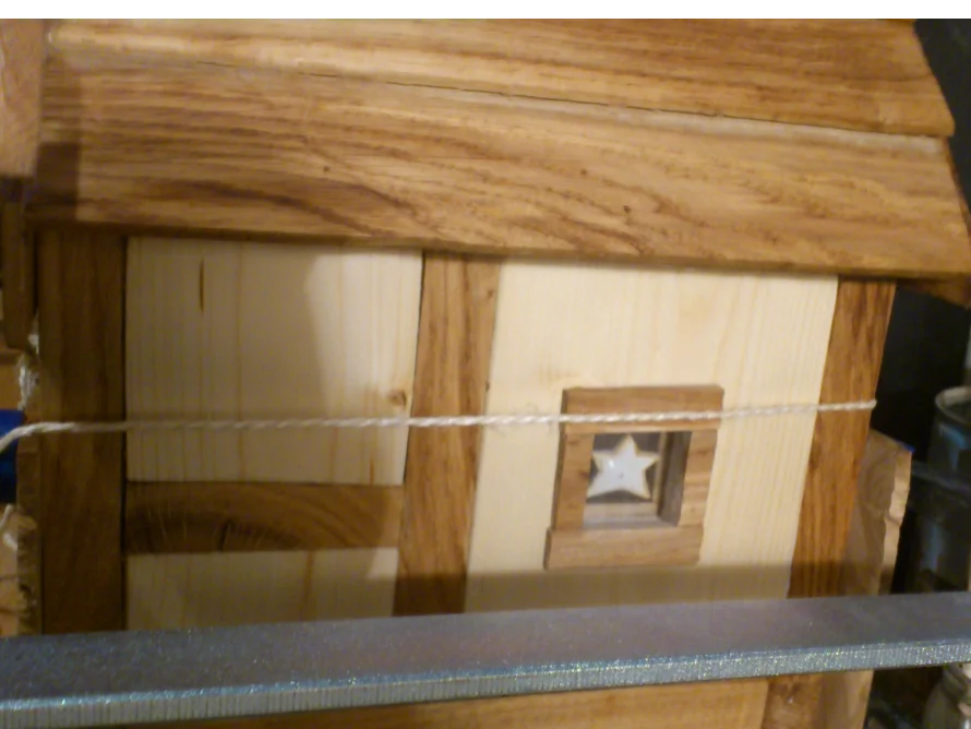 Holzrahmen eines Gartenhauses