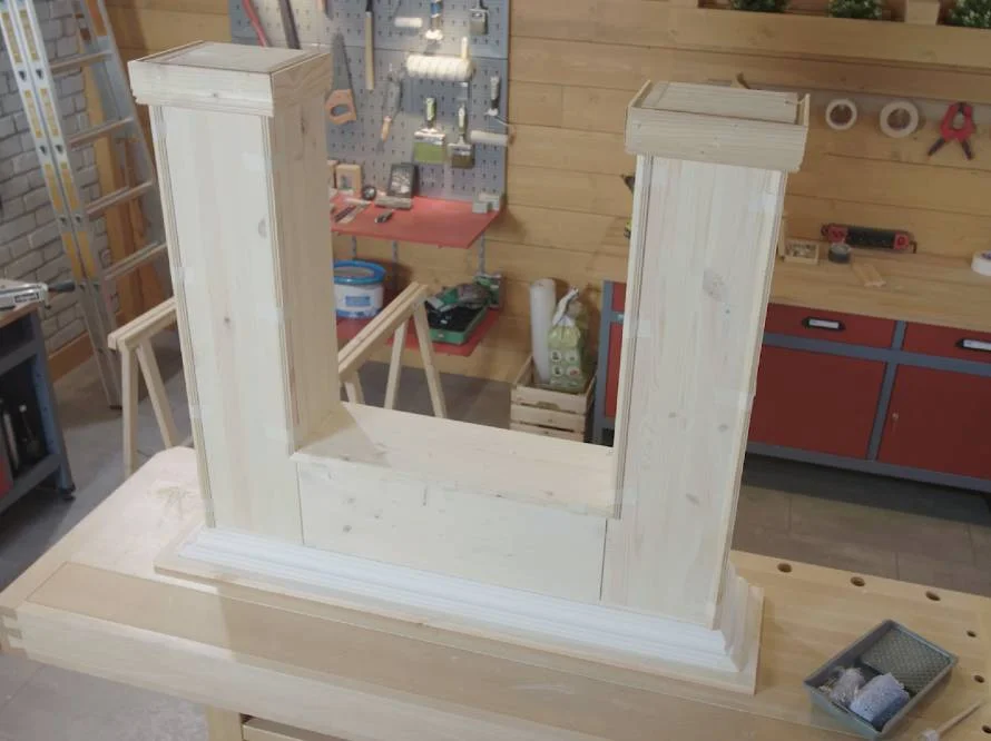 Holzrahmen auf Werkbank