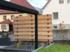 Holz-Sichtschutz an Terrasse