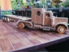 Spielzeuglastwagen aus Holz