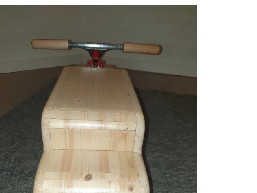 Holzspielzeug mit Lenker