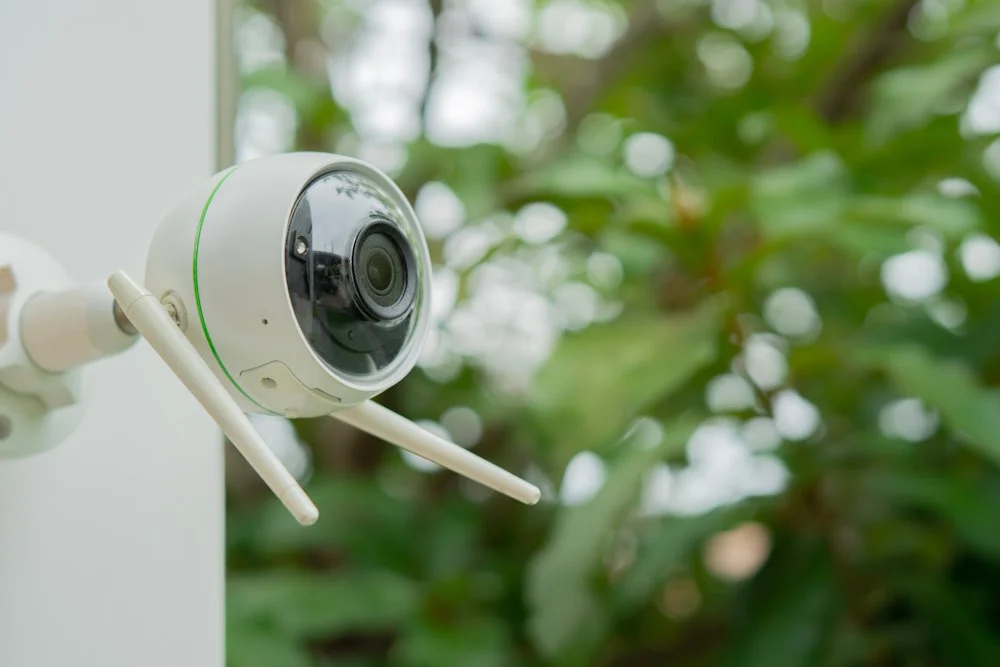 Überwachungskamera an Hauswand