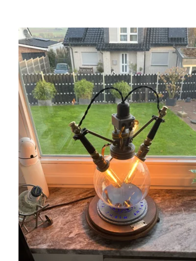 Steampunk-Lampe mit Glühbirnen