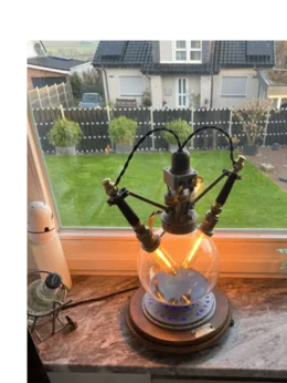 Steampunk-Lampe mit Glühbirnen