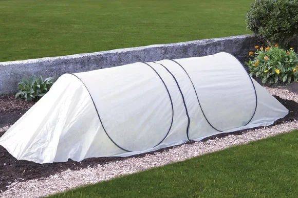 Folientunnel im Garten