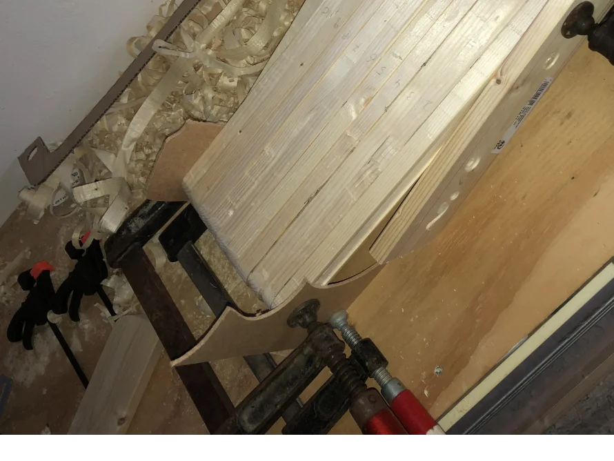 Holzkonstruktion mit Schraubzwingen