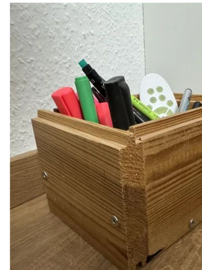 Holzstiftebox mit Stiften