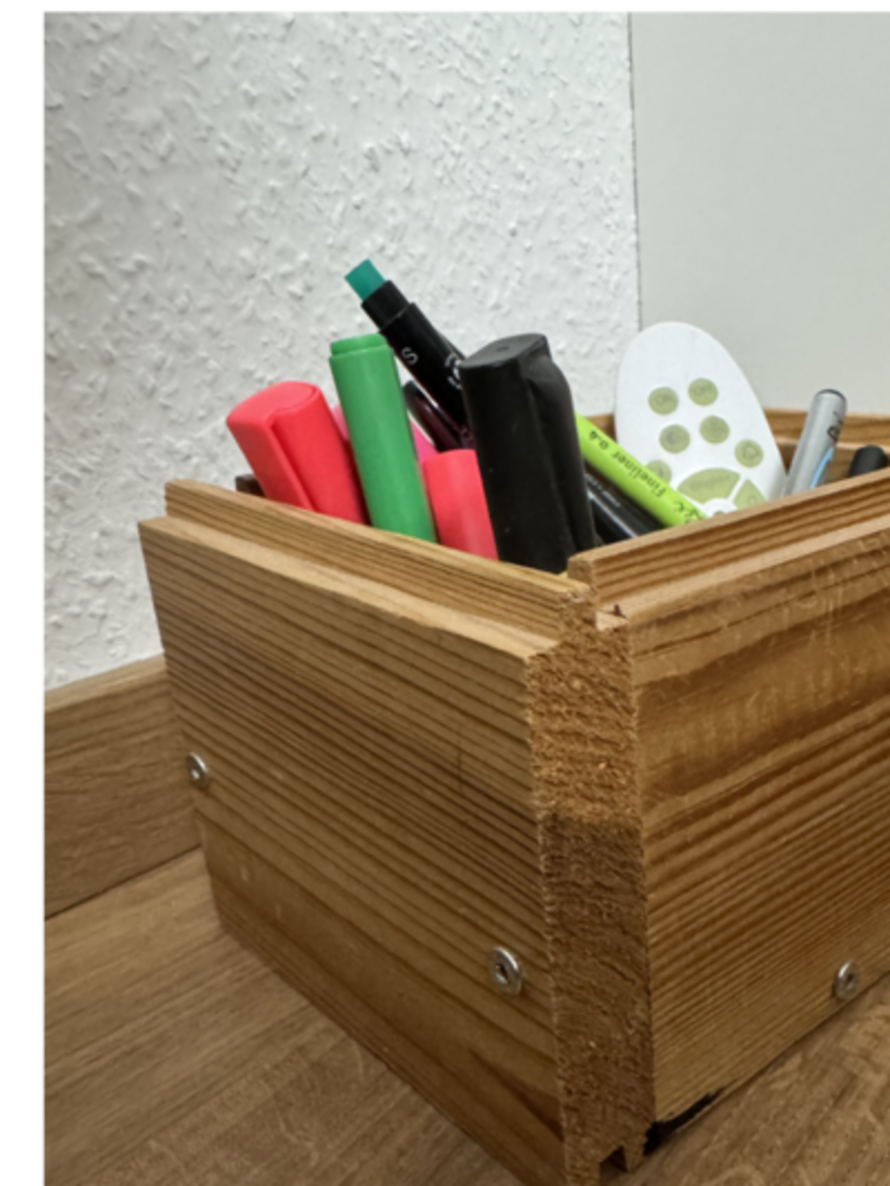 Holzstiftebox mit Stiften