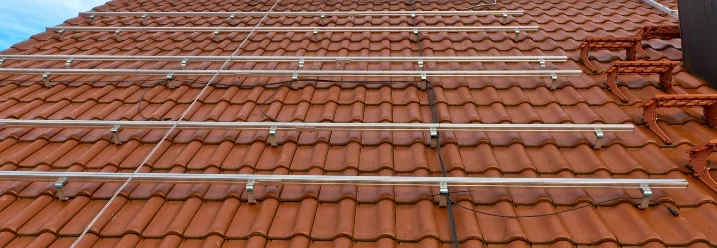 Montagevorrichtung für Solaranlage auf Ziegeldach