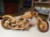 Modell eines Motorrads aus Holz
