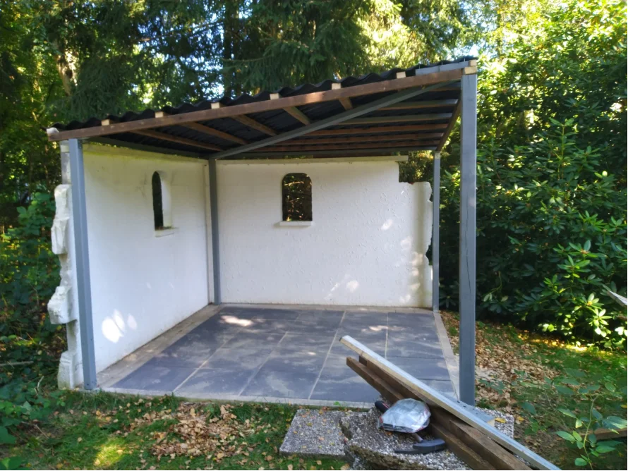 Rohbau eines Gartenhauses