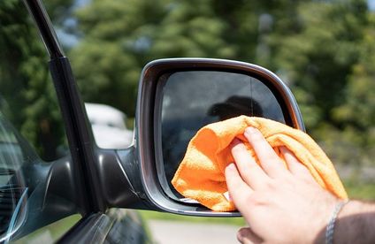 RT Auto reinigen Schritt 4 20 30 717x467 Auto reinigen Fenster Außenspiegel