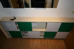 Schuhschrank mit Schiebetüren