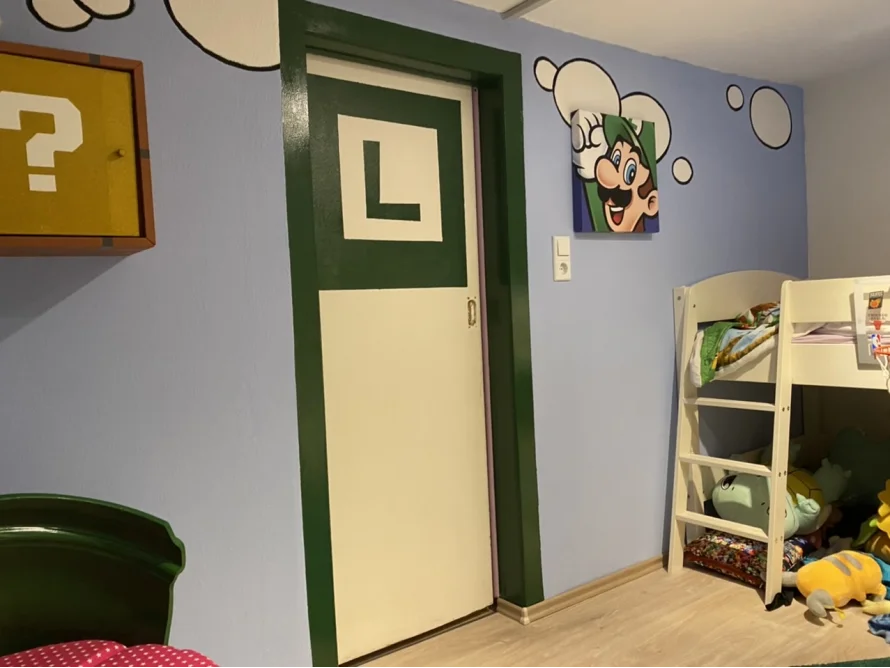 Ein Kinderzimmer im Super-Mario-Stil
