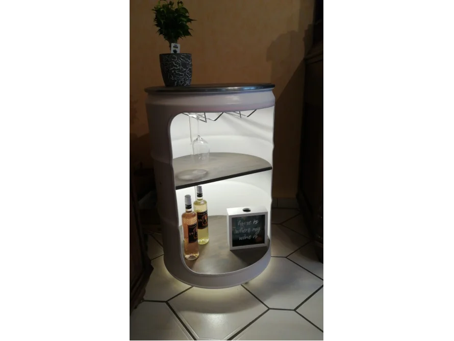 Stehtisch aus einem Fass