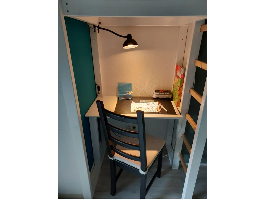 Schreibtisch unter Etagenbett