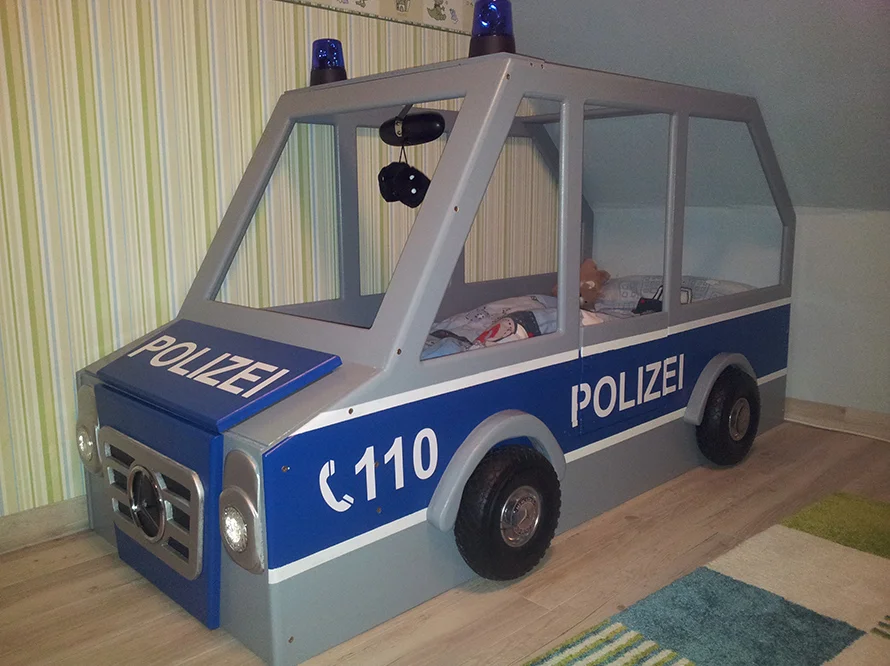Mercedes Polizeiautobett