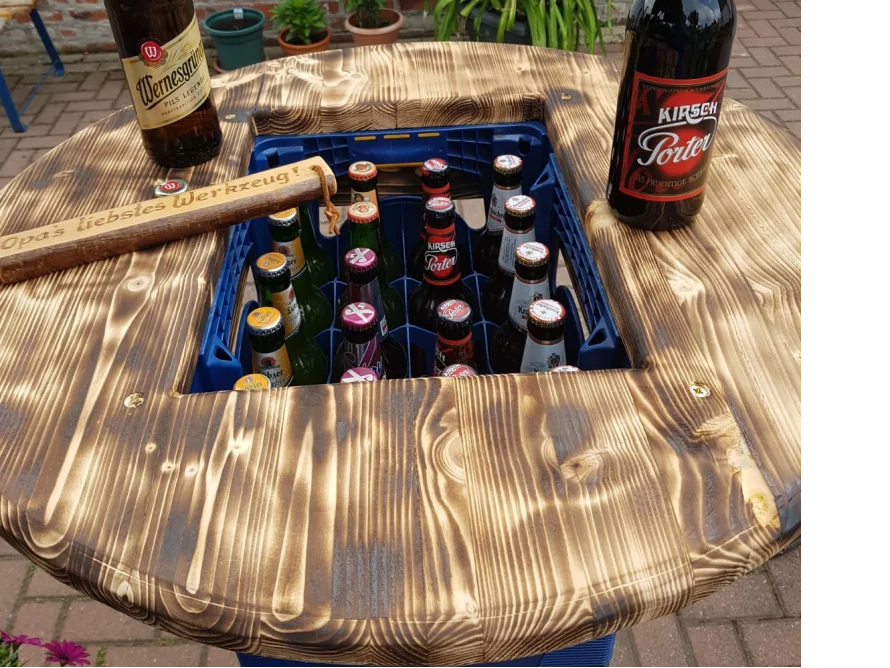 Stehtisch für Bierkästen