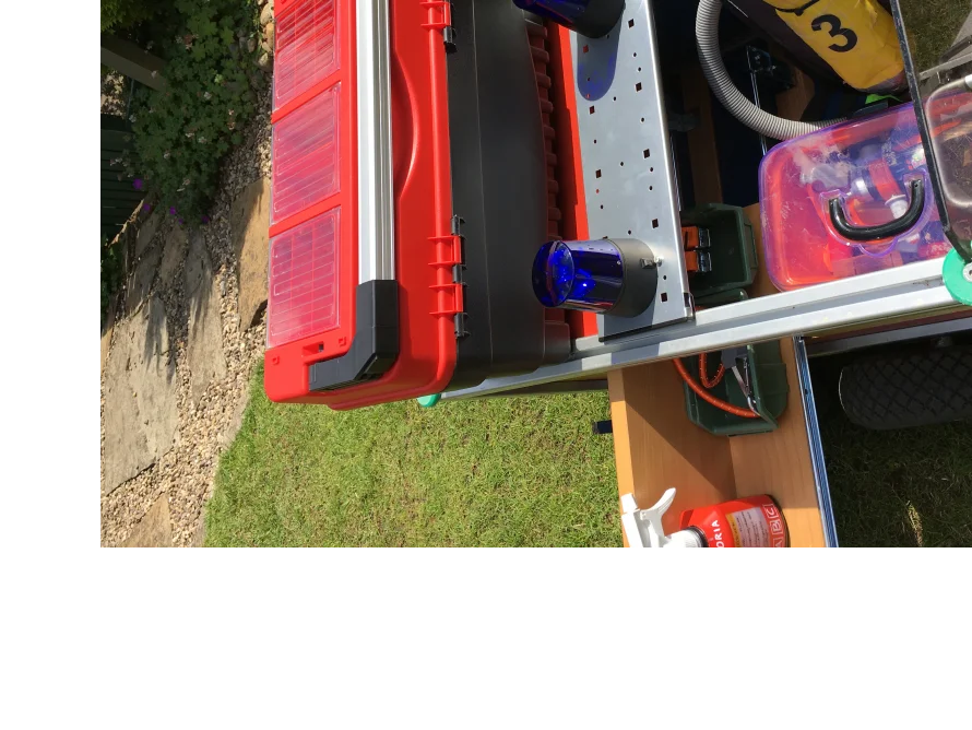 Werkzeugkiste auf einem Anhänger