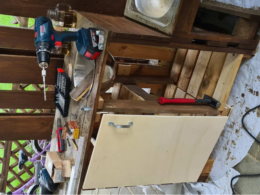 Gartenhaus-Bau mit Akkuschrauber