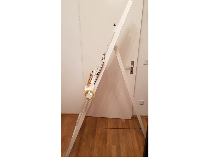 Weiße Staffelei aus Holz