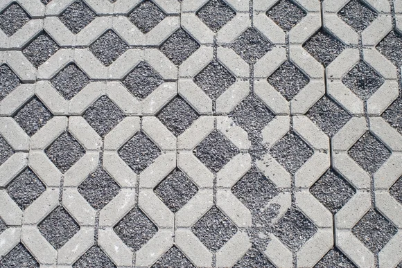 Pflasterfläche mit Kies