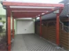 Ein Carport aus Holz