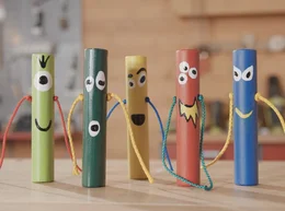 Fünf bemalte Holzfiguren