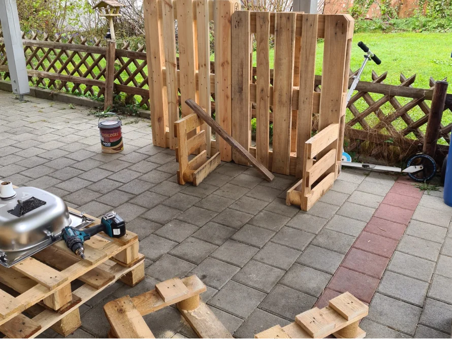 Gartenhausbau mit Akkuschrauber