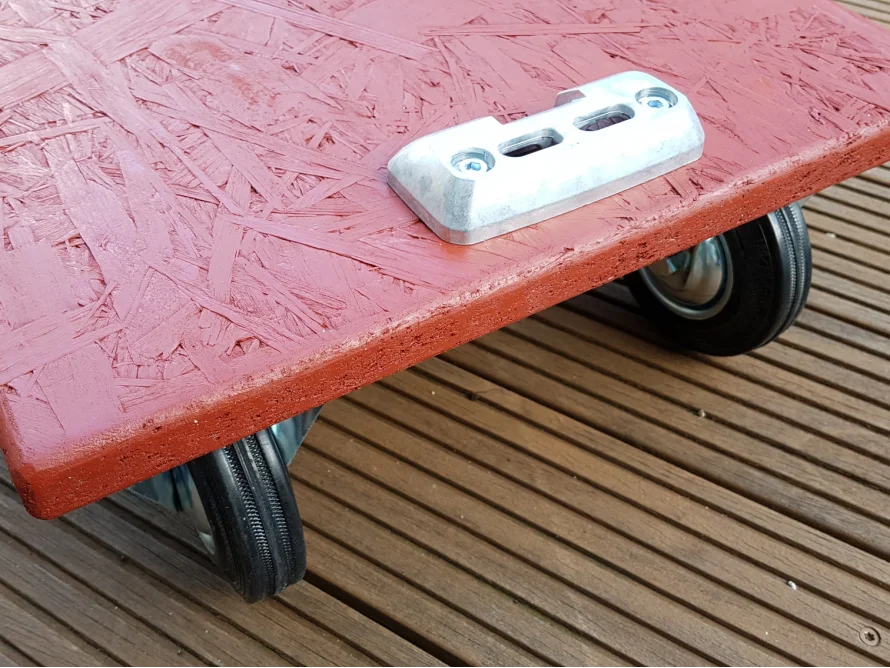 Rollbrett mit Beschlag