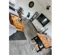 Wohnzimmer mit Essbereich