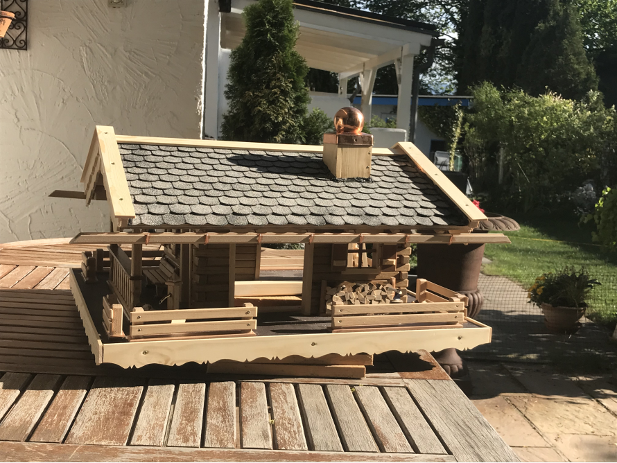 Vogelhaus im Blockhaus-Stil