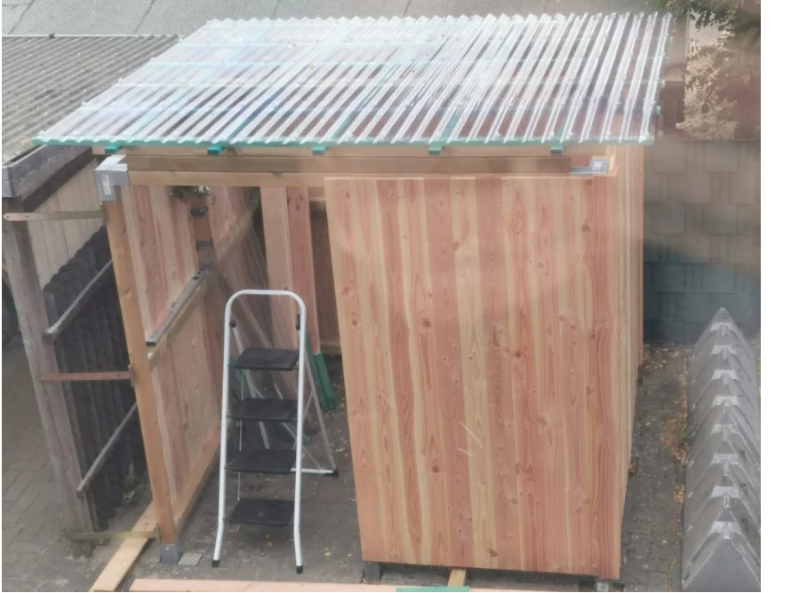 Grundgerüst eines Gartenhauses aus Holz