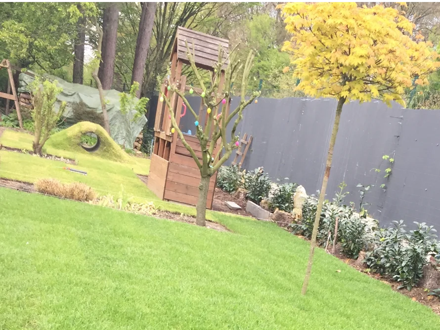 Spieltunnel & Trampolin für die Zwerge