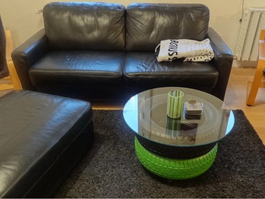 Wohnzimmertisch aus alten Reifen