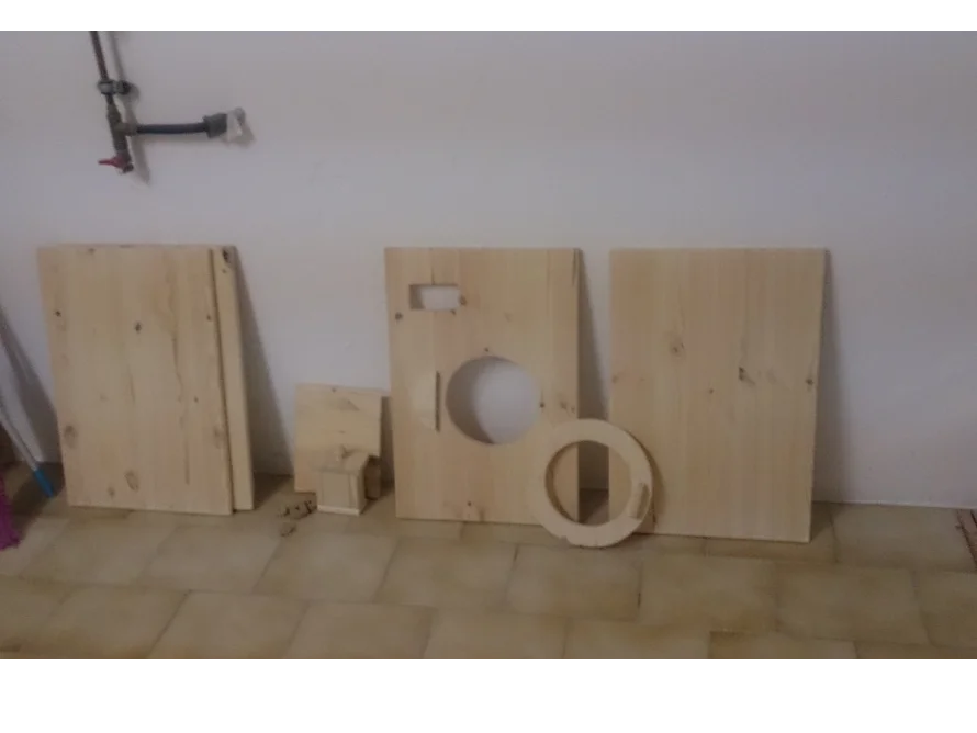 Holzbretter für ein Gartenhaus