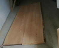 Gartentisch aus Massivholz