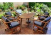 Gartenmöbel-Set aus Holz mit Tisch und Stühlen