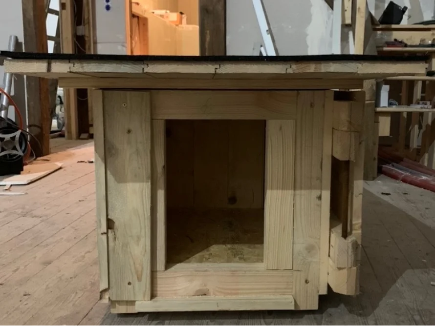 Hundehütte aus Holz