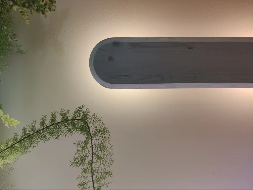 ovale Deckenleuchte aus Holz