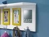 Garderobe mit Spiegel und Fotorahmen